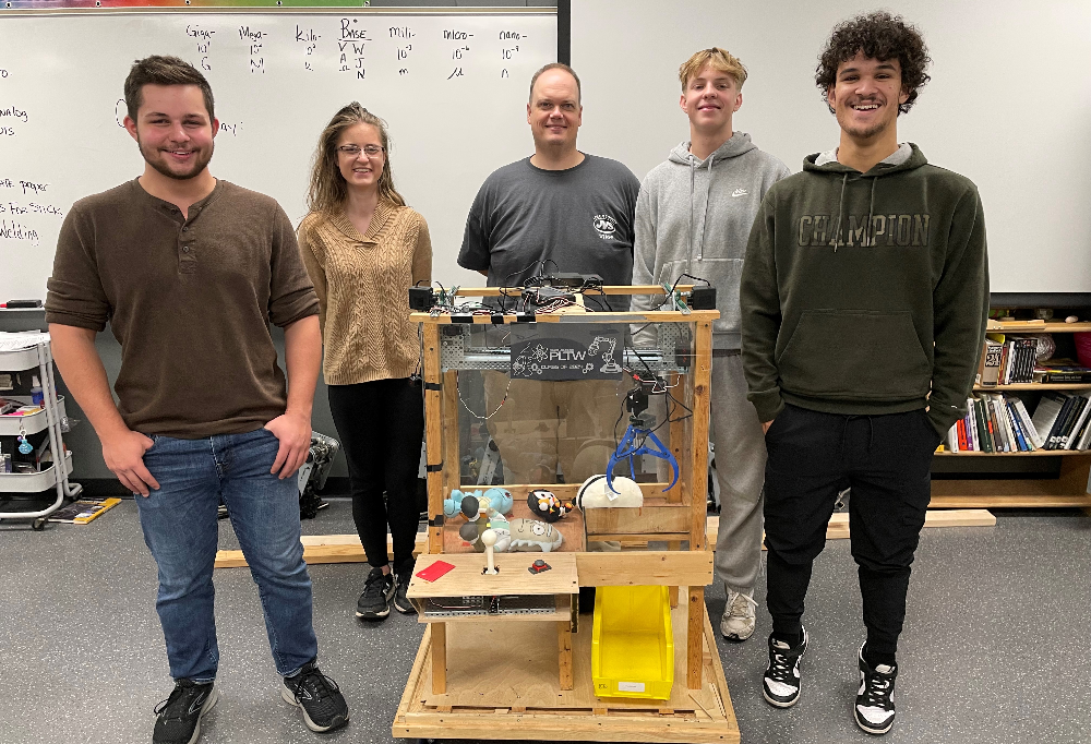 PLTW-Engineering Class Constructs Claw Machine