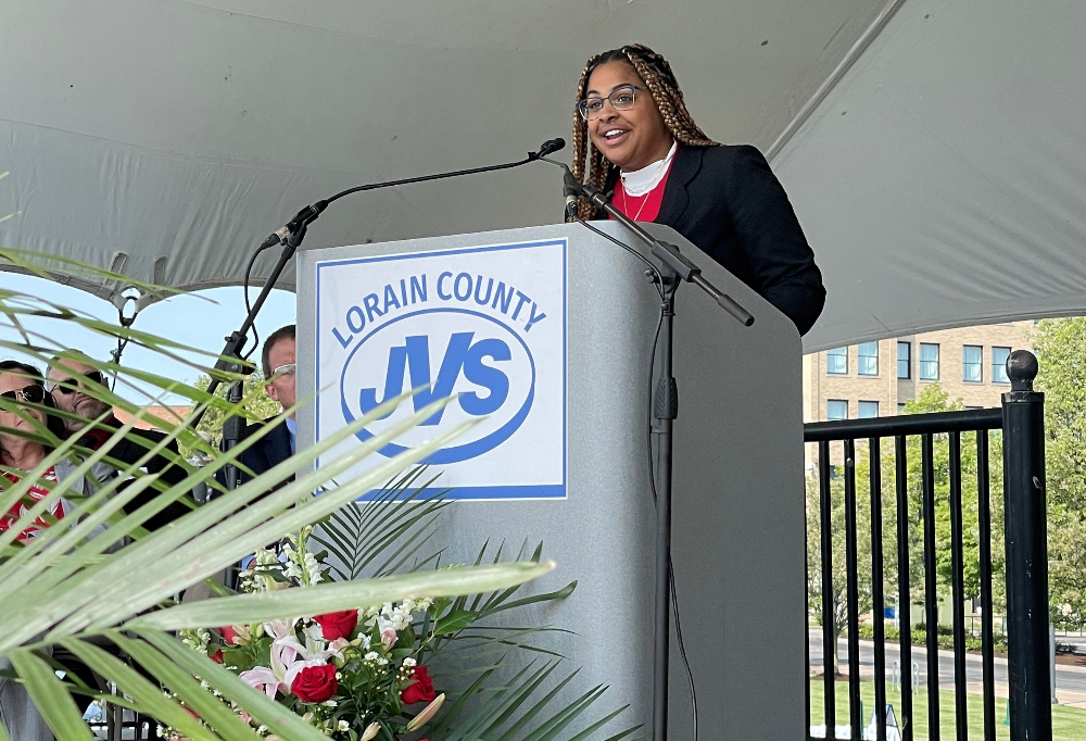 Aniya Qualls, Cybersecurity and Networking senior from Midview delivers the student speech at the 2023 LCJVS Senior Recognition Ceremony.